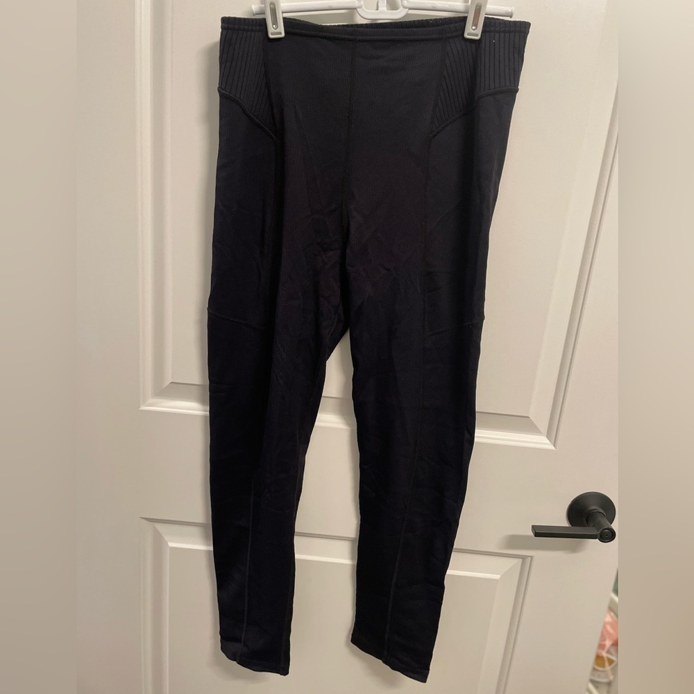 Simple and stretchy crop leggings